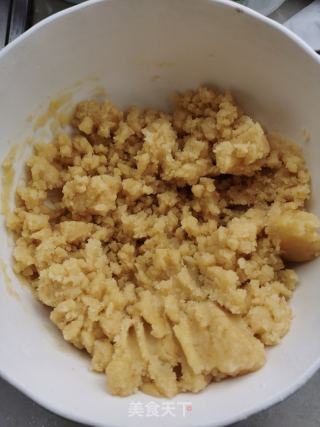 简易版桃酥小零食的做法步骤：2