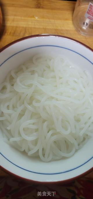 番茄瘦肉汤米粉的做法步骤：7