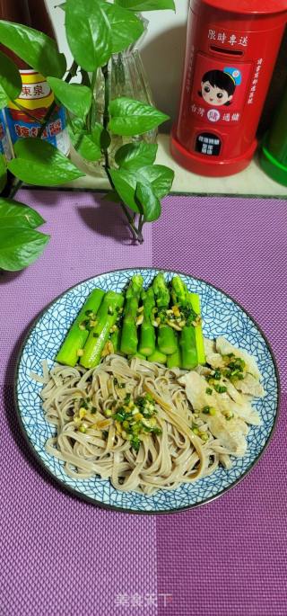 芦笋肉片拌黑麦面的做法步骤：10