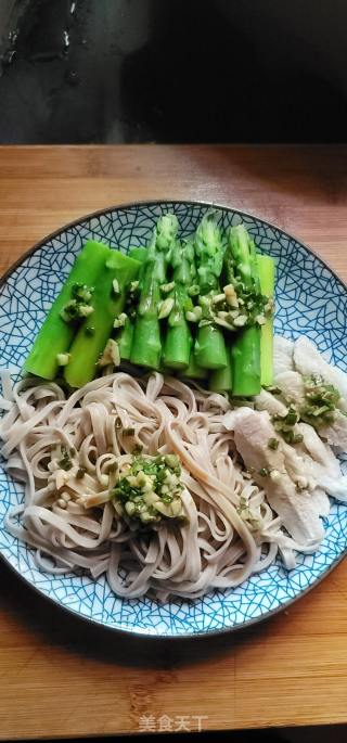 芦笋肉片拌黑麦面的做法步骤：9