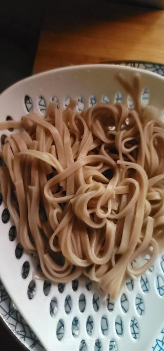 芦笋肉片拌黑麦面的做法步骤：4
