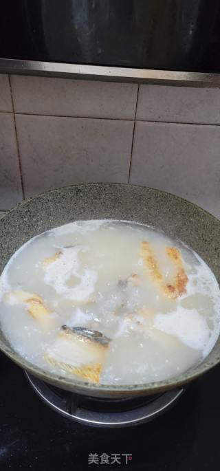 鲜土茯苓黑鱼骨汤的做法步骤：7
