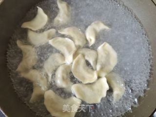 面条菜鸡蛋木耳酸汤饺子的做法步骤：7