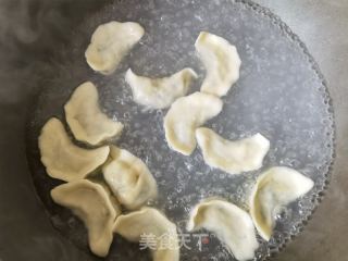 面条菜鸡蛋木耳素饺的做法步骤：23