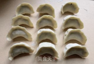 面条菜鸡蛋木耳素饺的做法步骤：21