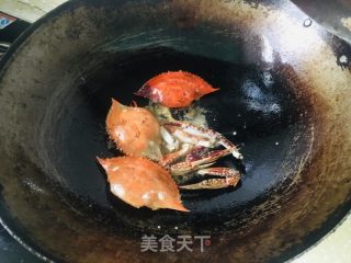 葱姜蟹的做法步骤：2