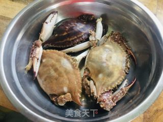 葱姜蟹的做法步骤：1