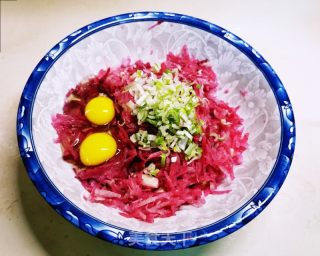 凤梨萝卜煎饼的做法步骤：3