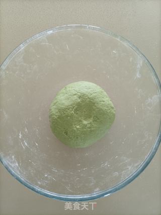韭菜汁猫耳朵的做法步骤：4