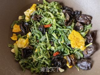 蒸面条菜炒木耳鸡蛋的做法步骤：10