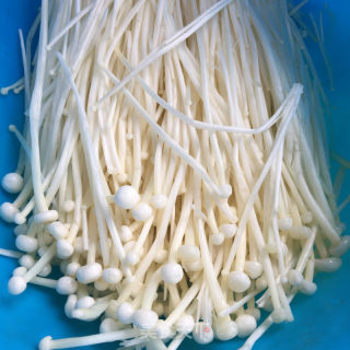 菌菇豆腐汤的做法步骤：1