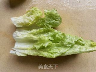 香椿蒜蓉辣酱汤米粉的做法步骤：1