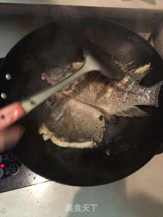 香煎罗非鱼的做法步骤：4