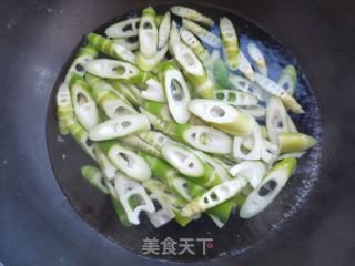 春笋炒腊肉的做法步骤：3