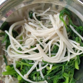 鹿心拌金针菇面条菜的做法步骤：8