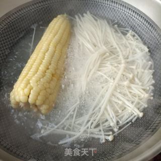 鹿心拌金针菇面条菜的做法步骤：2