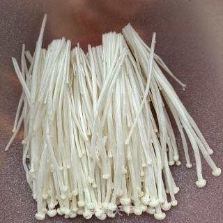 鹿心拌金针菇面条菜的做法步骤：1
