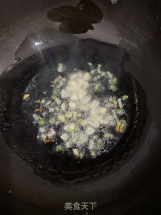 土豆熬茄子的做法步骤：1