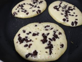 红豆鸡蛋煎饼的做法步骤：5