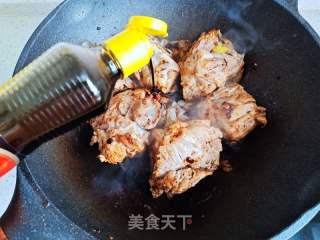 酸汤大骨头的做法步骤：5
