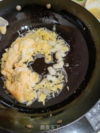 鸡蛋粉丝炒蔬菜的做法步骤：3