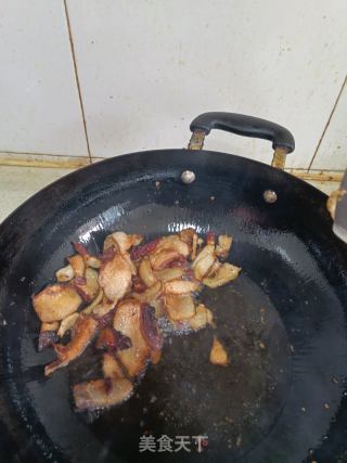 腊肉炒卷心菜的做法步骤：3