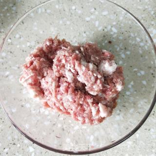 炸酥肉丸子的做法步骤：2