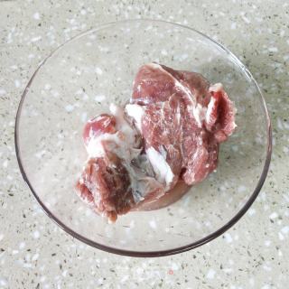 炸酥肉丸子的做法步骤：1