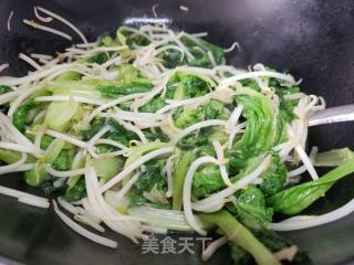 生菜炒绿豆芽的做法步骤：4