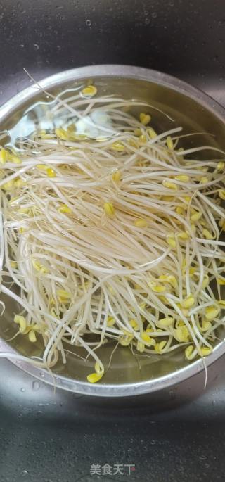 响油黄豆芽的做法步骤：1