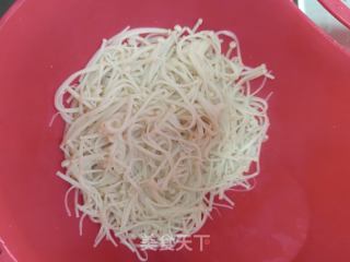青椒拌春菜的做法步骤：3