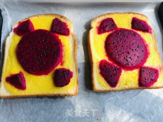 快手早餐（火龙果面包片）的做法步骤：8