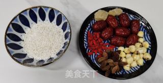 糯米红枣润燥养颜粥的做法步骤：1