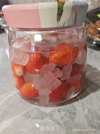 草莓酒的做法步骤：6