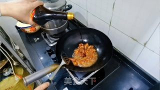 蒜苔烧肥肠的做法步骤：4