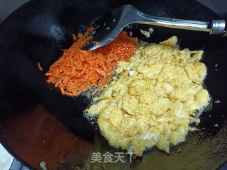 五彩缤纷蛋炒饭的做法步骤：5
