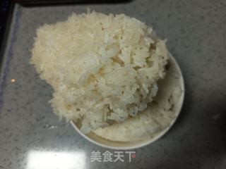 五彩缤纷蛋炒饭的做法步骤：1