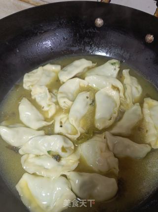 酸汤水饺的做法步骤：3