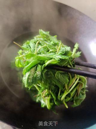 红糖艾草糍粑的做法步骤：3