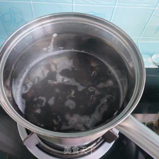木耳拌菠菜的做法步骤：3