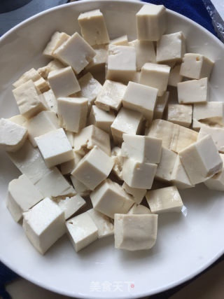 肉饼蒸豆腐的做法步骤：1