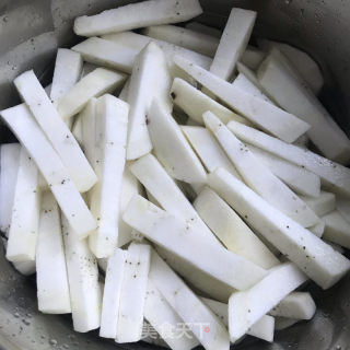 蒜泥香菜拌茄子的做法步骤：1