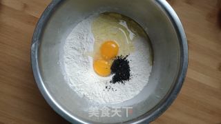 鸡蛋饼家常做(简单好吃)的做法步骤：2