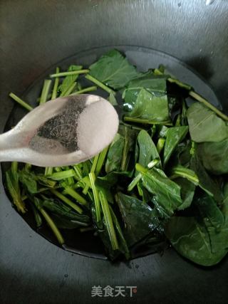 菠菜鸡蛋糕的做法步骤：2