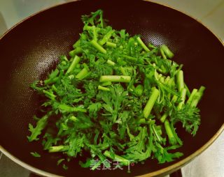 蒜蓉茼蒿的做法步骤：5