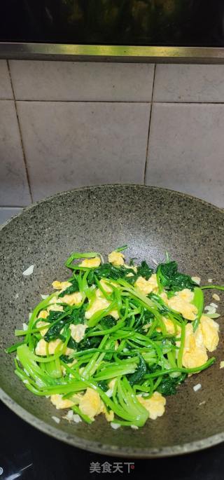 菠菜炒鸡蛋的做法步骤：11