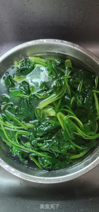 菠菜炒鸡蛋的做法步骤：5