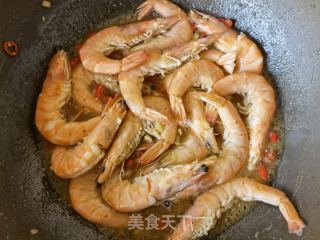 双椒蒜香煨大虾的做法步骤：13