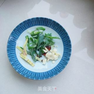 剁椒烧鲅鱼的做法步骤：5