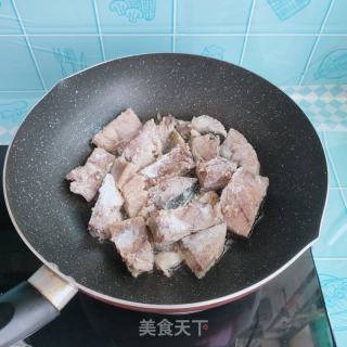 剁椒烧鲅鱼的做法步骤：3